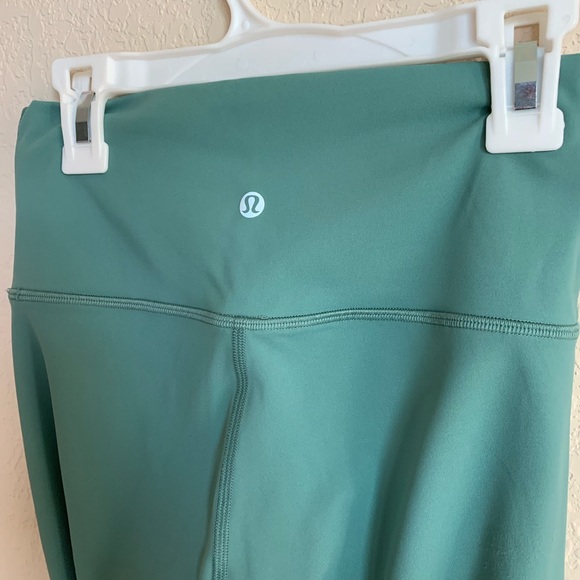 Lululemon Wunder Under, Luxtreme - 28”, Size 4 - Picture 2 of 3